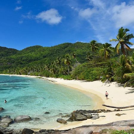 Les Forbans Selfcatering Apartment Takamaka Bagian luar foto
