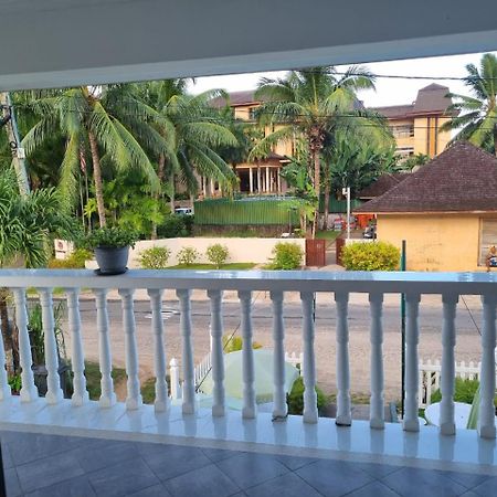 Les Forbans Selfcatering Apartment Takamaka Bagian luar foto