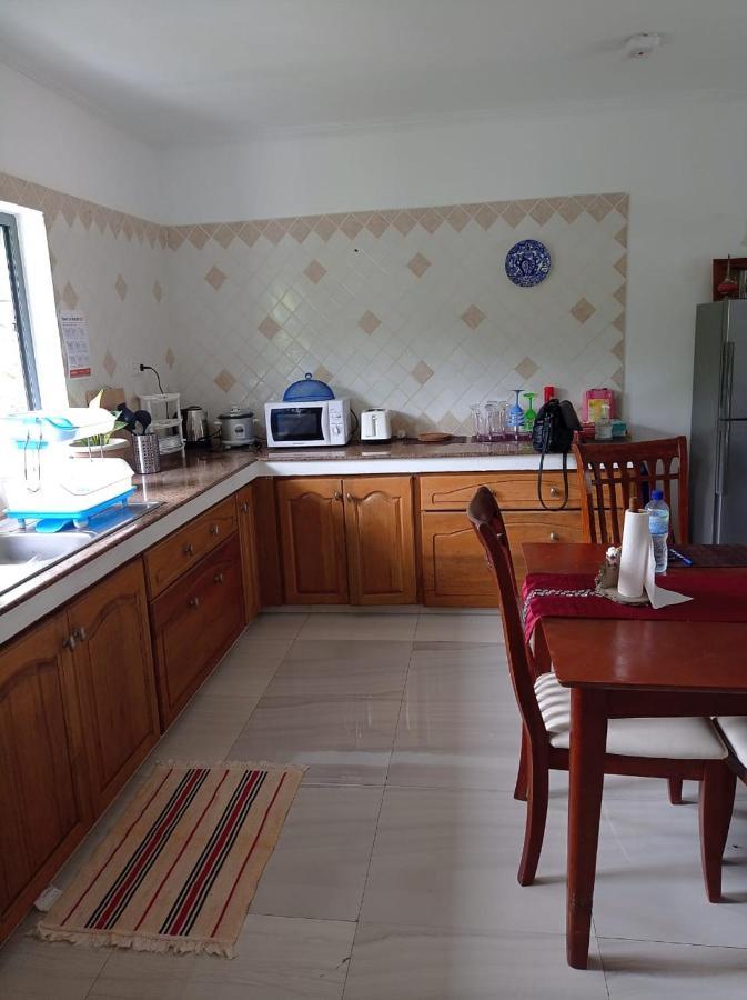 Les Forbans Selfcatering Apartment Takamaka Bagian luar foto