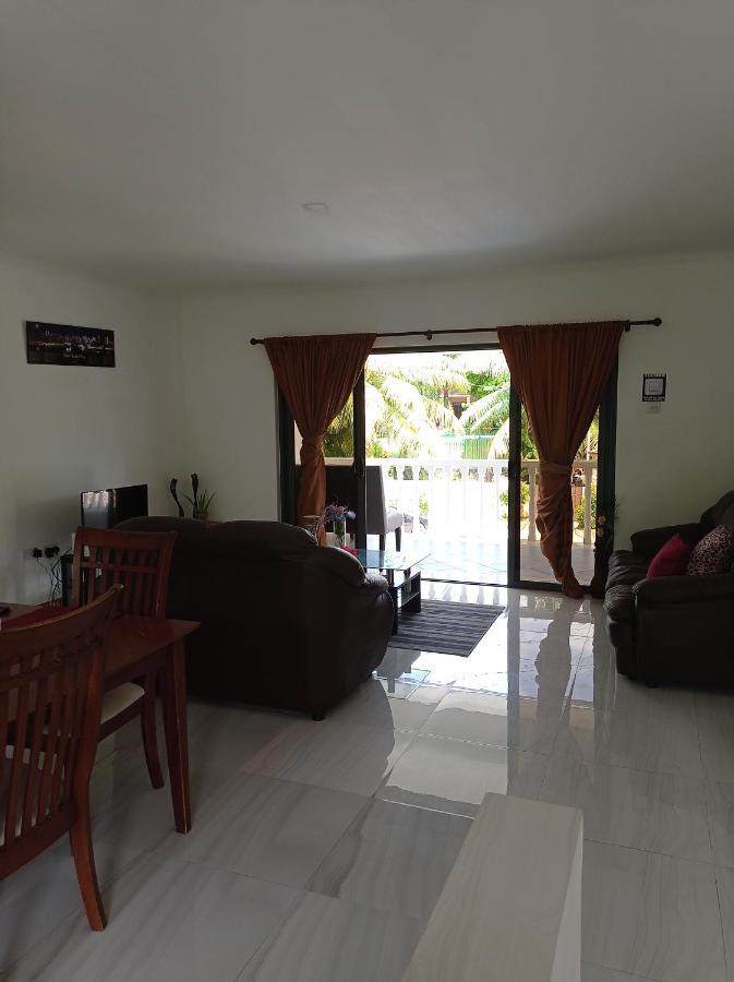 Les Forbans Selfcatering Apartment Takamaka Bagian luar foto