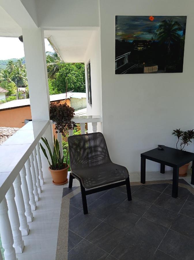 Les Forbans Selfcatering Apartment Takamaka Bagian luar foto