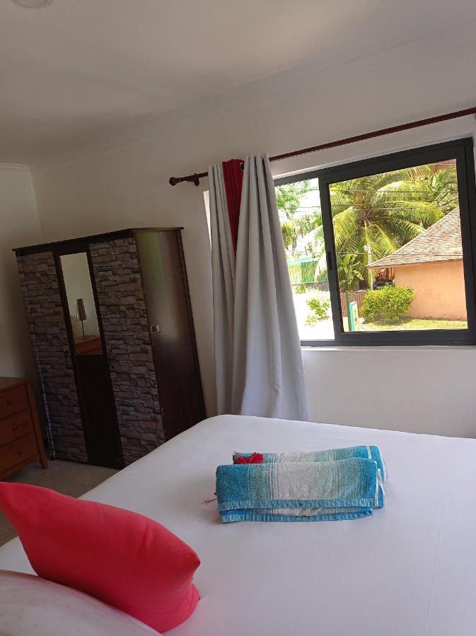 Les Forbans Selfcatering Apartment Takamaka Bagian luar foto