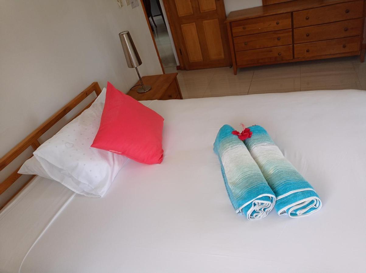 Les Forbans Selfcatering Apartment Takamaka Bagian luar foto