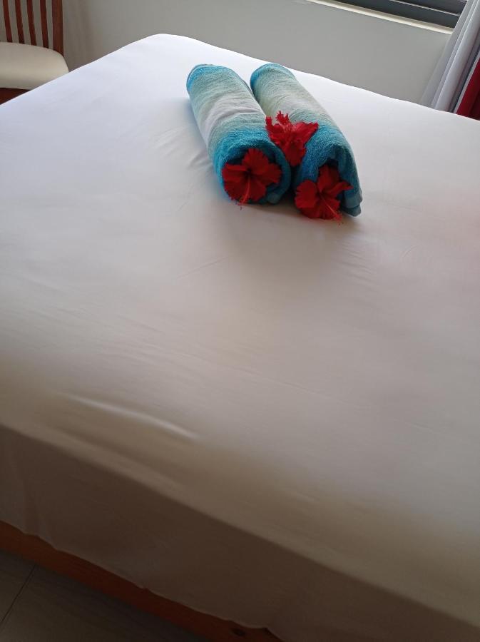 Les Forbans Selfcatering Apartment Takamaka Bagian luar foto