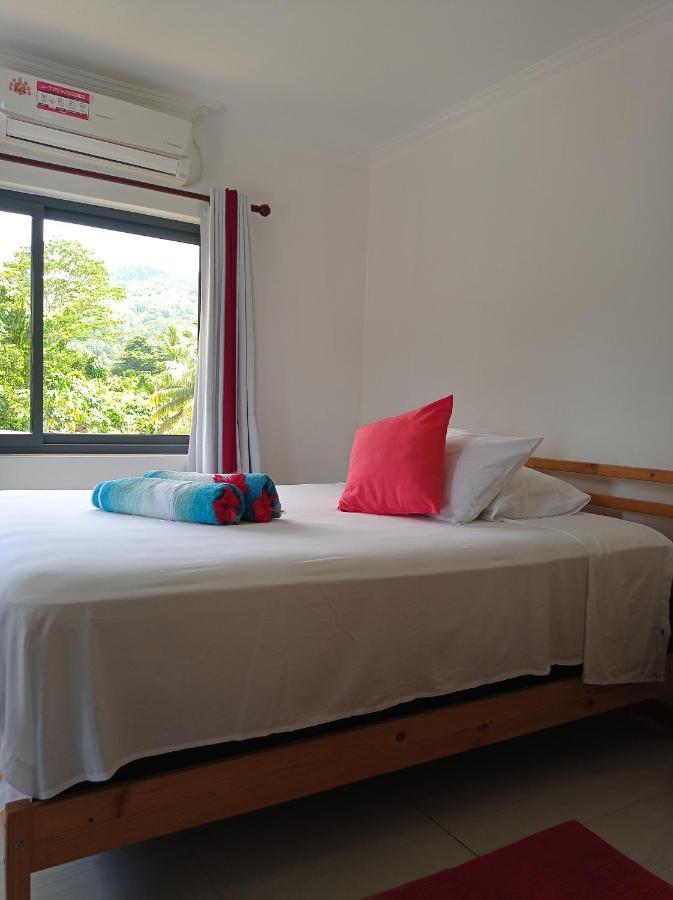 Les Forbans Selfcatering Apartment Takamaka Bagian luar foto