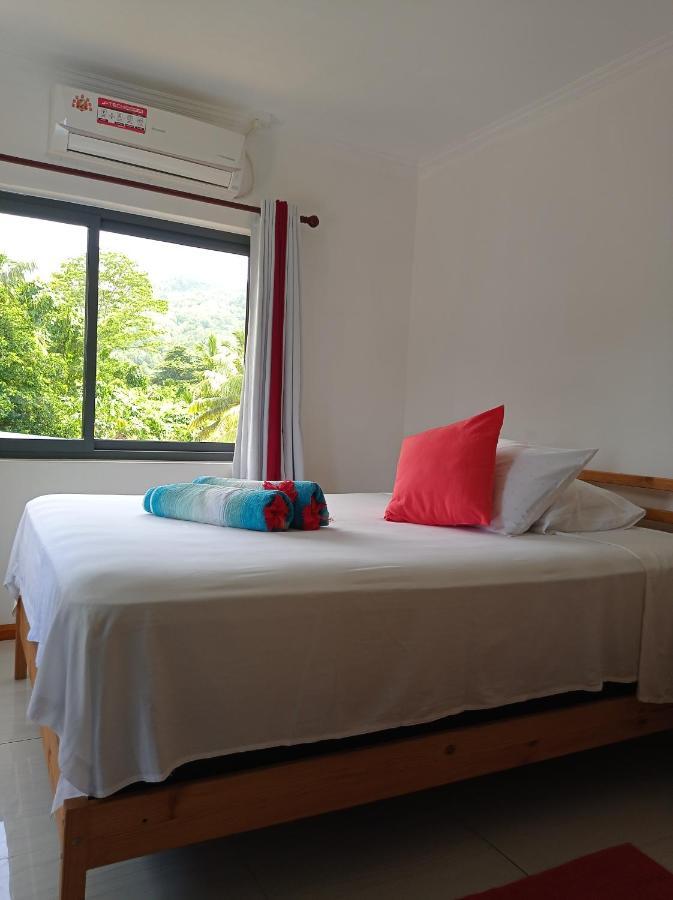 Les Forbans Selfcatering Apartment Takamaka Bagian luar foto