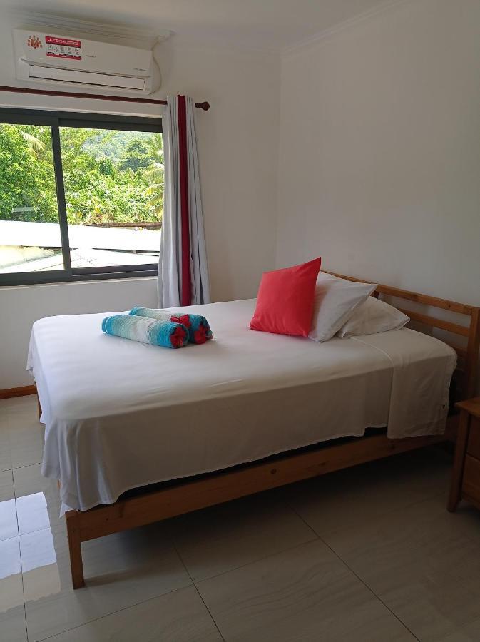 Les Forbans Selfcatering Apartment Takamaka Bagian luar foto