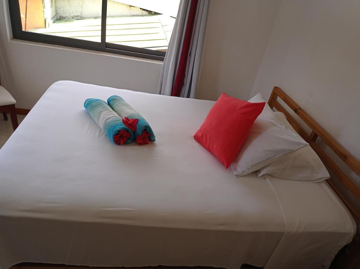 Les Forbans Selfcatering Apartment Takamaka Bagian luar foto