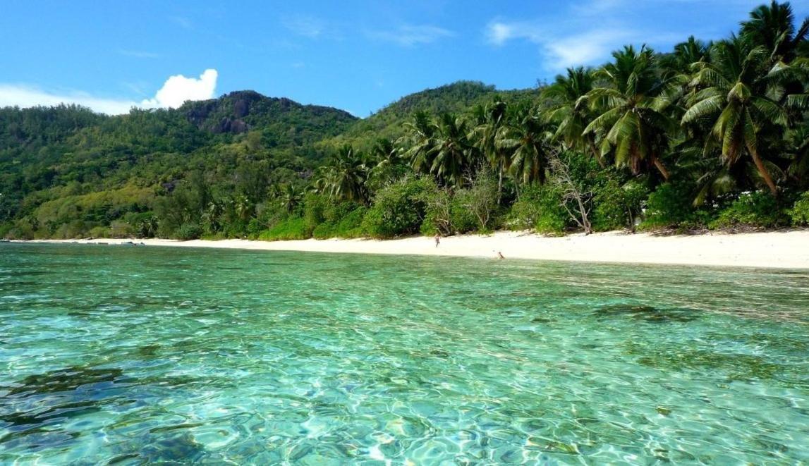Les Forbans Selfcatering Apartment Takamaka Bagian luar foto