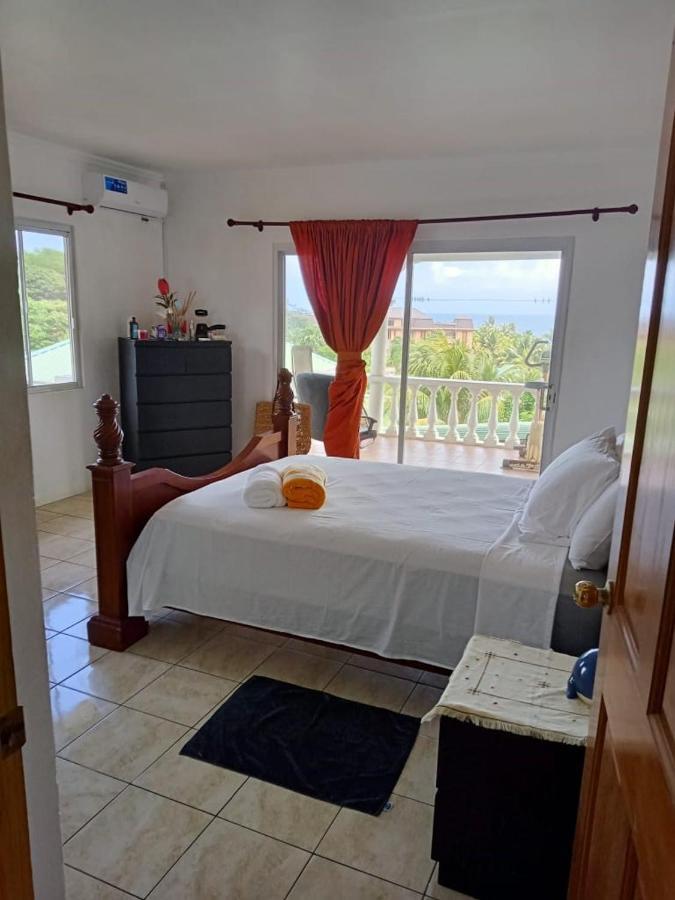 Les Forbans Selfcatering Apartment Takamaka Bagian luar foto