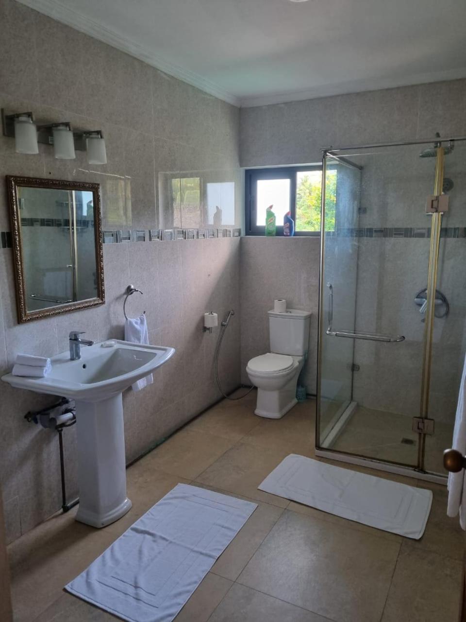 Les Forbans Selfcatering Apartment Takamaka Bagian luar foto